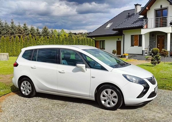 Opel Zafira cena 34900 przebieg: 180200, rok produkcji 2015 z Goniądz małe 529